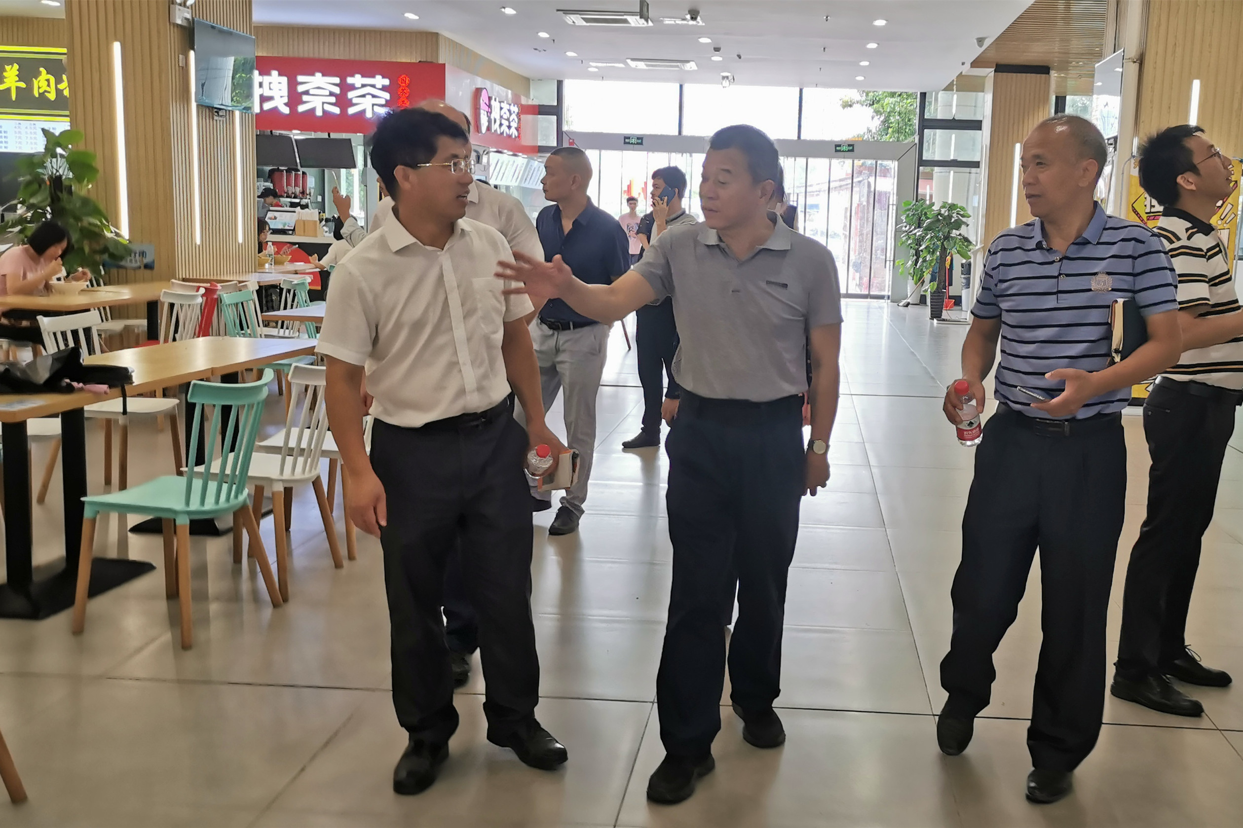参观开云线上平台（集团）官方网站食堂