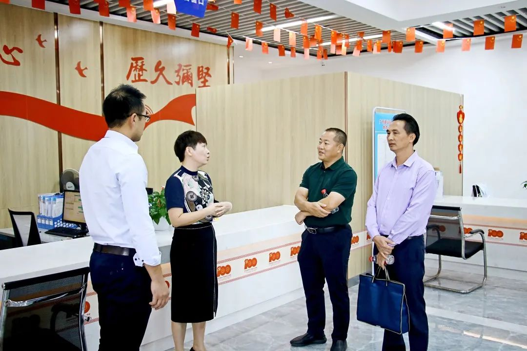 安职院一行参观开云线上平台（集团）官方网站一站式服务中心