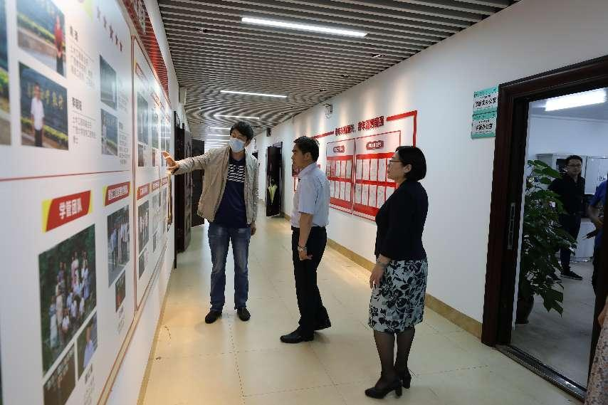 牙韩高书记一行参观开云线上平台（集团）官方网站土木工程学院